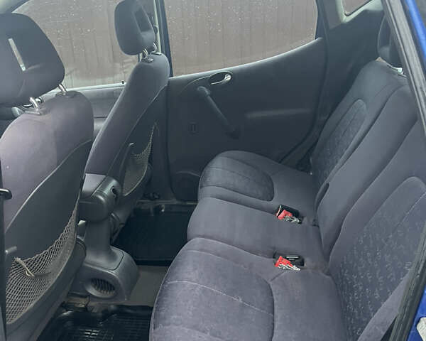 Синій Мерседес А клас, об'ємом двигуна 1.6 л та пробігом 228 тис. км за 1200 $, фото 7 на Automoto.ua