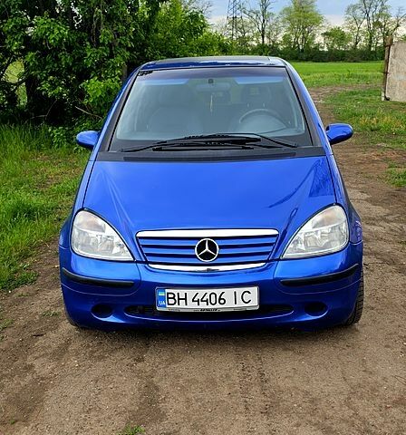 Синій Мерседес А клас, об'ємом двигуна 1.7 л та пробігом 340 тис. км за 3200 $, фото 1 на Automoto.ua