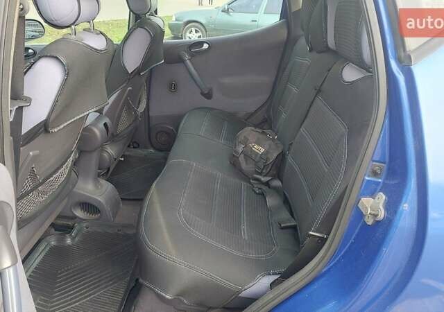 Синій Мерседес А клас, об'ємом двигуна 1.6 л та пробігом 200 тис. км за 3600 $, фото 12 на Automoto.ua