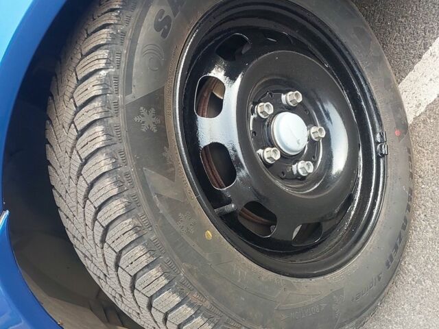 Синий Мерседес А класс, объемом двигателя 1.6 л и пробегом 200 тыс. км за 3600 $, фото 6 на Automoto.ua