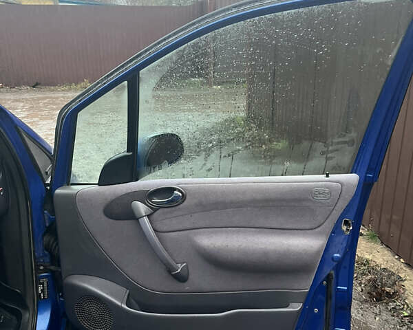 Синій Мерседес А клас, об'ємом двигуна 1.6 л та пробігом 228 тис. км за 1200 $, фото 16 на Automoto.ua