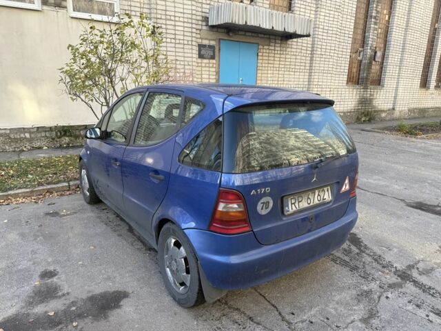 Синий Мерседес А класс, объемом двигателя 1.7 л и пробегом 300 тыс. км за 700 $, фото 3 на Automoto.ua