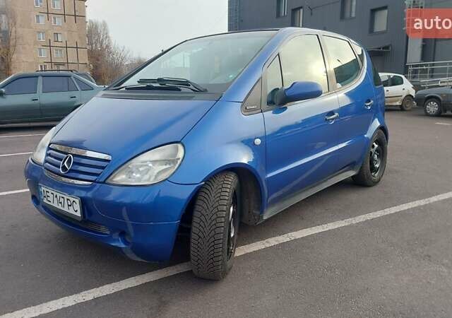 Синій Мерседес А клас, об'ємом двигуна 1.6 л та пробігом 200 тис. км за 3600 $, фото 4 на Automoto.ua