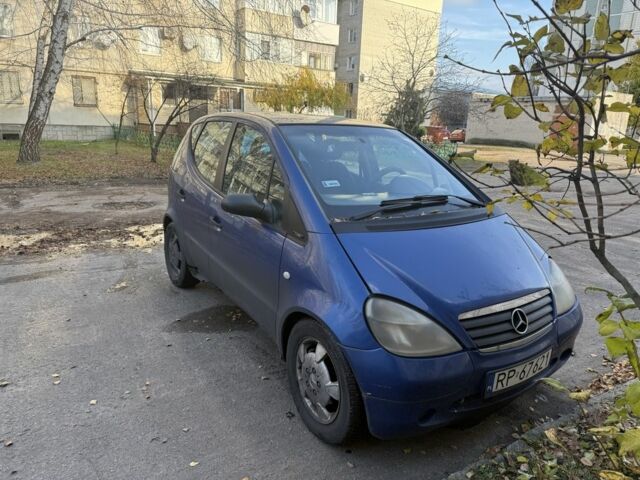 Синий Мерседес А класс, объемом двигателя 1.7 л и пробегом 300 тыс. км за 700 $, фото 1 на Automoto.ua