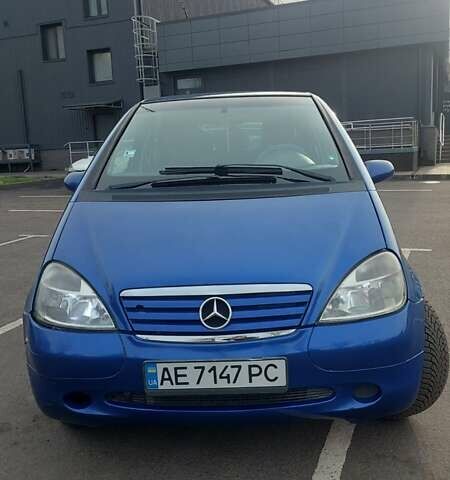 Синій Мерседес А клас, об'ємом двигуна 1.6 л та пробігом 200 тис. км за 3600 $, фото 5 на Automoto.ua