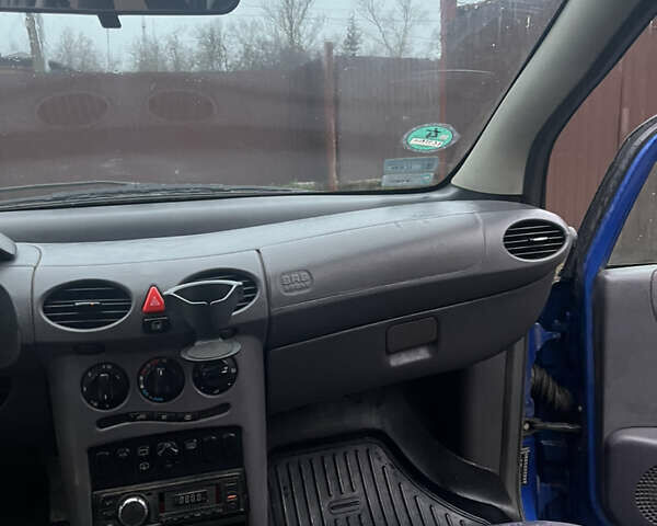 Синій Мерседес А клас, об'ємом двигуна 1.6 л та пробігом 228 тис. км за 1200 $, фото 14 на Automoto.ua