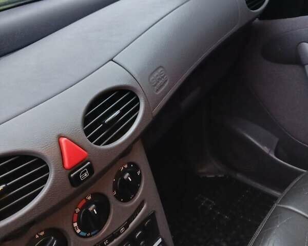 Синий Мерседес А класс, объемом двигателя 1.6 л и пробегом 184 тыс. км за 3700 $, фото 3 на Automoto.ua