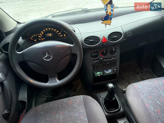 Синий Мерседес А класс, объемом двигателя 1.7 л и пробегом 200 тыс. км за 3000 $, фото 11 на Automoto.ua