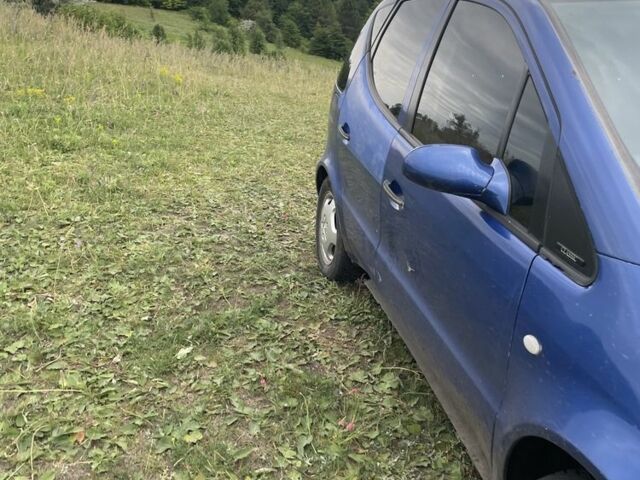 Синій Мерседес А клас, об'ємом двигуна 1.6 л та пробігом 200 тис. км за 2100 $, фото 2 на Automoto.ua