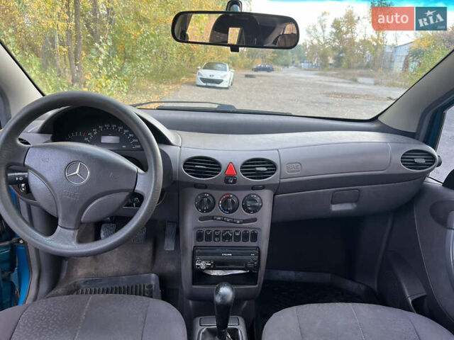 Синий Мерседес А класс, объемом двигателя 1.6 л и пробегом 157 тыс. км за 3300 $, фото 9 на Automoto.ua
