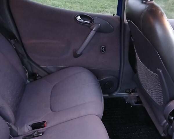 Синий Мерседес А класс, объемом двигателя 1.6 л и пробегом 184 тыс. км за 3700 $, фото 5 на Automoto.ua