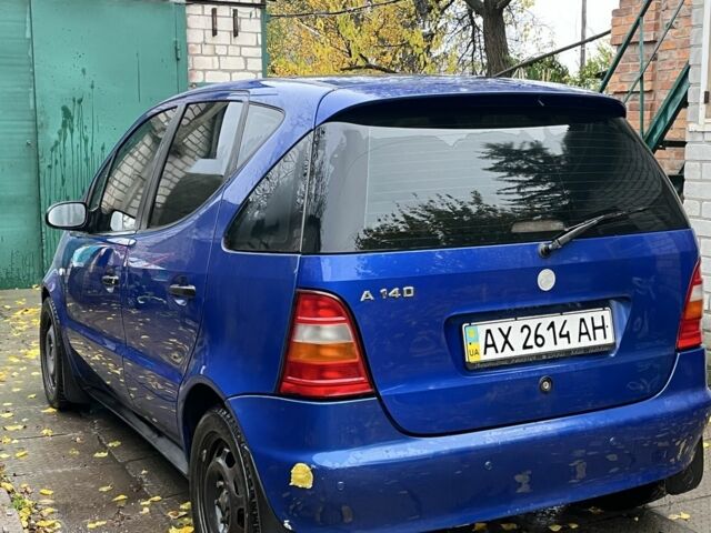 Синий Мерседес А класс, объемом двигателя 1.4 л и пробегом 230 тыс. км за 3500 $, фото 2 на Automoto.ua