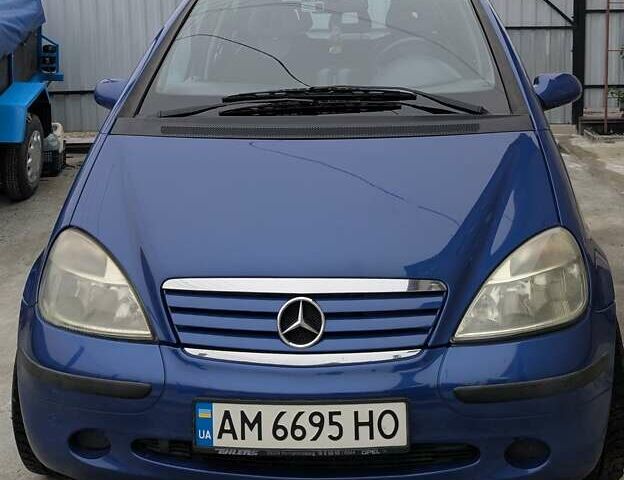 Синий Мерседес А класс, объемом двигателя 1.9 л и пробегом 221 тыс. км за 3250 $, фото 1 на Automoto.ua