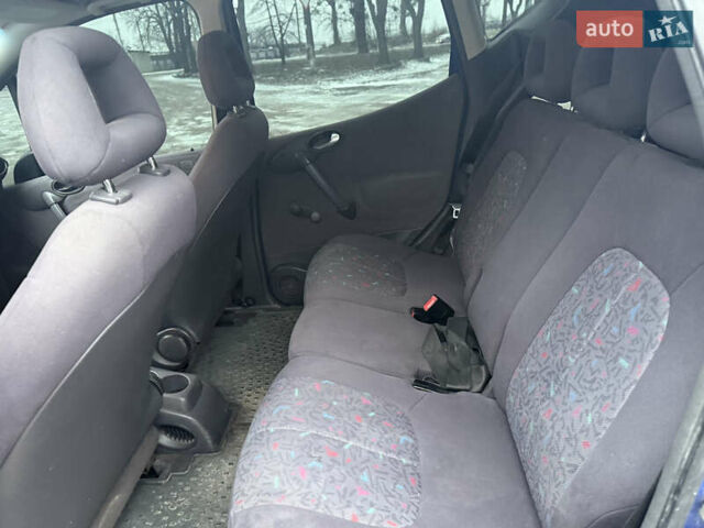 Синий Мерседес А класс, объемом двигателя 1.7 л и пробегом 200 тыс. км за 3000 $, фото 9 на Automoto.ua