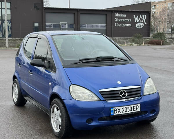 Синий Мерседес А класс, объемом двигателя 1.4 л и пробегом 237 тыс. км за 3900 $, фото 15 на Automoto.ua