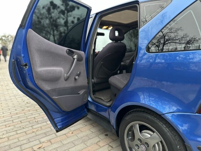 Синий Мерседес А класс, объемом двигателя 1.6 л и пробегом 235 тыс. км за 3500 $, фото 15 на Automoto.ua