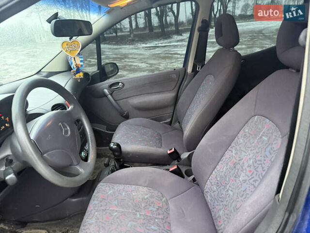 Синий Мерседес А класс, объемом двигателя 1.7 л и пробегом 200 тыс. км за 3000 $, фото 8 на Automoto.ua