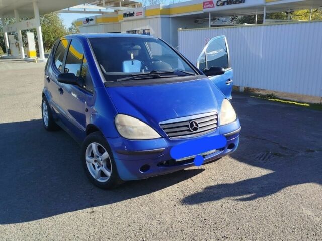 Синий Мерседес А класс, объемом двигателя 1.7 л и пробегом 250 тыс. км за 1000 $, фото 2 на Automoto.ua