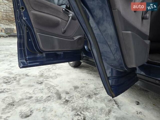 Синій Мерседес А клас, об'ємом двигуна 1.4 л та пробігом 260 тис. км за 2500 $, фото 44 на Automoto.ua