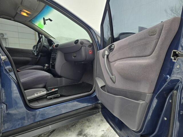 Синій Мерседес А клас, об'ємом двигуна 1.4 л та пробігом 260 тис. км за 2500 $, фото 16 на Automoto.ua