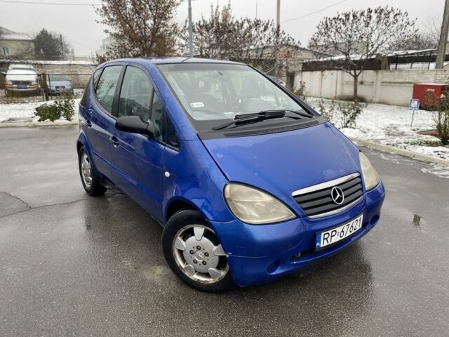 Синий Мерседес А класс, объемом двигателя 1.7 л и пробегом 220 тыс. км за 1750 $, фото 1 на Automoto.ua