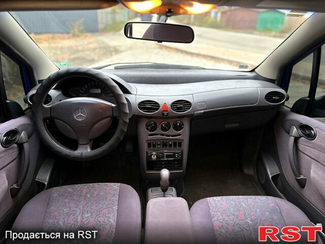 Синій Мерседес А клас, об'ємом двигуна 1.6 л та пробігом 235 тис. км за 3500 $, фото 12 на Automoto.ua