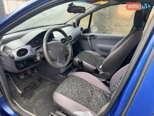 Синий Мерседес А класс, объемом двигателя 1.6 л и пробегом 225 тыс. км за 2700 $, фото 7 на Automoto.ua