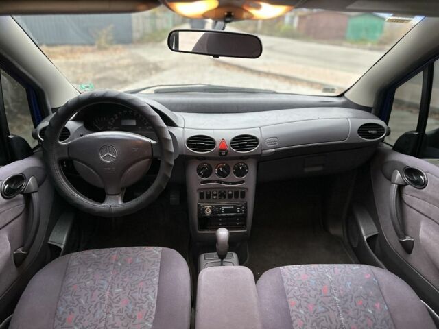 Синий Мерседес А класс, объемом двигателя 1.6 л и пробегом 235 тыс. км за 3500 $, фото 19 на Automoto.ua