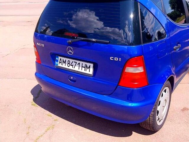 Синий Мерседес А класс, объемом двигателя 1.7 л и пробегом 250 тыс. км за 4200 $, фото 2 на Automoto.ua