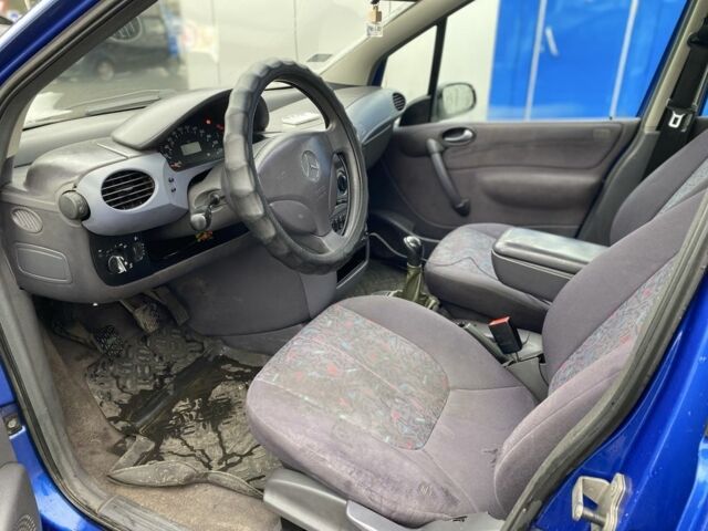 Синий Мерседес А класс, объемом двигателя 1.7 л и пробегом 220 тыс. км за 1750 $, фото 17 на Automoto.ua