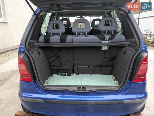 Синий Мерседес А класс, объемом двигателя 1.9 л и пробегом 221 тыс. км за 3250 $, фото 11 на Automoto.ua