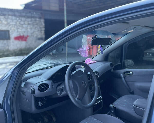 Синій Мерседес А клас, об'ємом двигуна 1.4 л та пробігом 220 тис. км за 3000 $, фото 10 на Automoto.ua