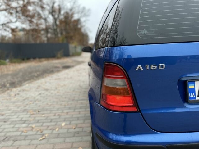 Синий Мерседес А класс, объемом двигателя 1.6 л и пробегом 235 тыс. км за 3500 $, фото 4 на Automoto.ua