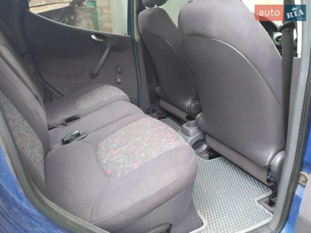 Мерседес А класс 2000 в Броварах на Automoto.ua Синий Мерседес А класс, объемом двигателя 1.69 л и пробегом 284 тыс. км за 5000 $, фото 3 на Automoto.ua