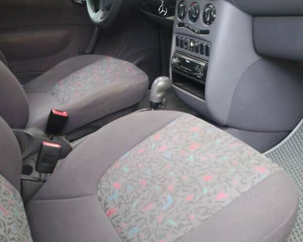 Мерседес А класс 2000 в Броварах на Automoto.ua Синий Мерседес А класс, объемом двигателя 1.69 л и пробегом 284 тыс. км за 5000 $, фото 4 на Automoto.ua