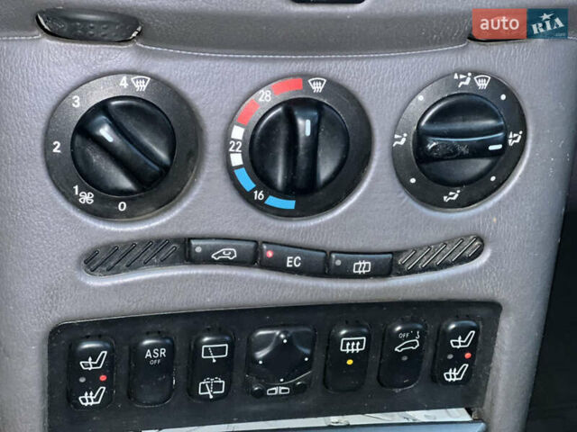 Синій Мерседес А клас, об'ємом двигуна 1.7 л та пробігом 201 тис. км за 3100 $, фото 12 на Automoto.ua