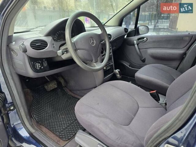 Синій Мерседес А клас, об'ємом двигуна 1.4 л та пробігом 260 тис. км за 2500 $, фото 18 на Automoto.ua