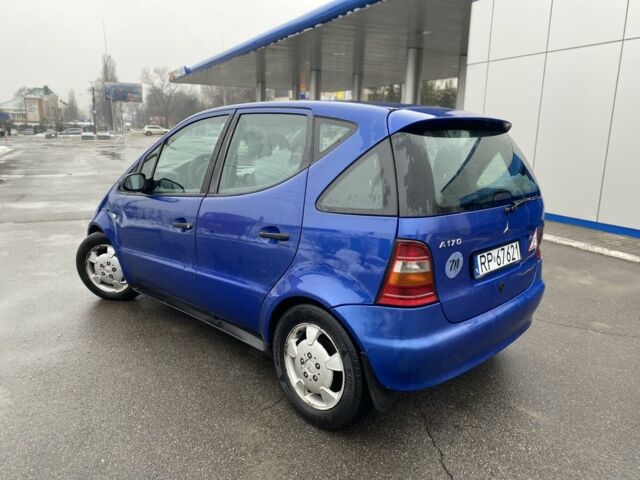 Синий Мерседес А класс, объемом двигателя 1.7 л и пробегом 220 тыс. км за 1750 $, фото 2 на Automoto.ua