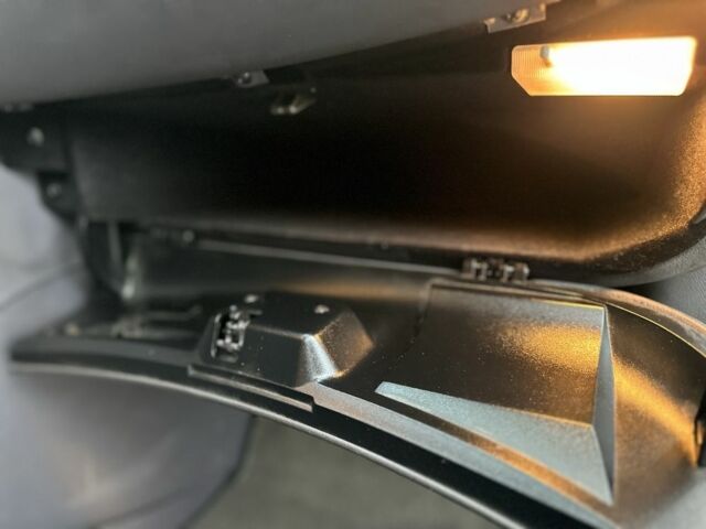 Синий Мерседес А класс, объемом двигателя 1.6 л и пробегом 235 тыс. км за 3500 $, фото 22 на Automoto.ua