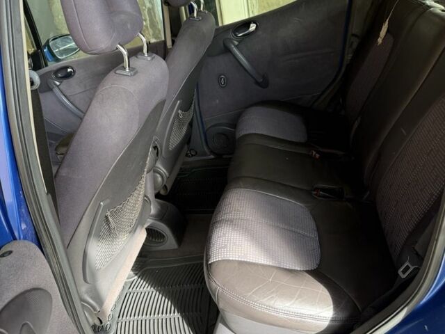 Синий Мерседес А класс, объемом двигателя 1.7 л и пробегом 280 тыс. км за 2800 $, фото 4 на Automoto.ua