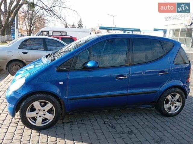 Синий Мерседес А класс, объемом двигателя 1.6 л и пробегом 268 тыс. км за 3200 $, фото 1 на Automoto.ua