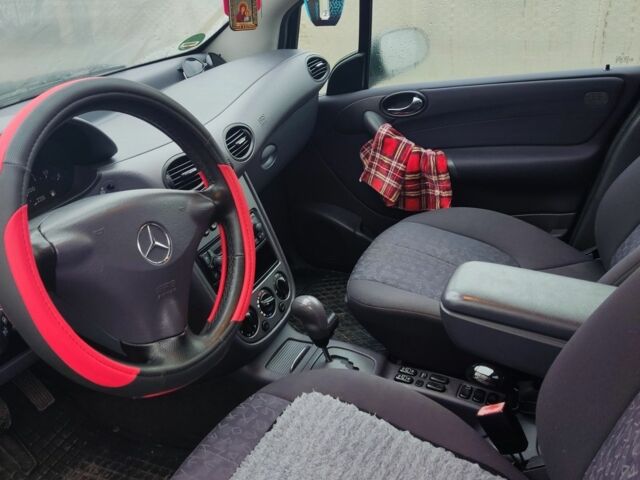 Синій Мерседес А клас, об'ємом двигуна 1.6 л та пробігом 200 тис. км за 4500 $, фото 3 на Automoto.ua