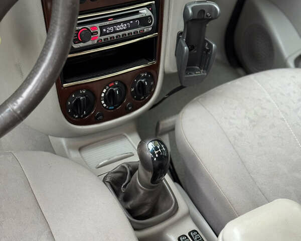 Синий Мерседес А класс, объемом двигателя 1.7 л и пробегом 355 тыс. км за 2999 $, фото 5 на Automoto.ua