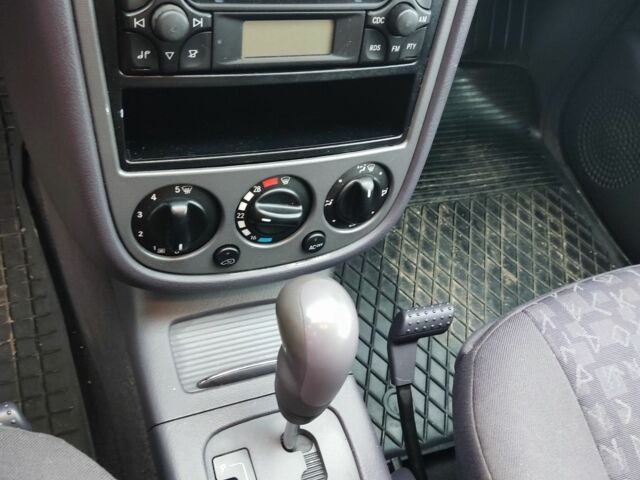 Синій Мерседес А клас, об'ємом двигуна 1.6 л та пробігом 200 тис. км за 4500 $, фото 8 на Automoto.ua