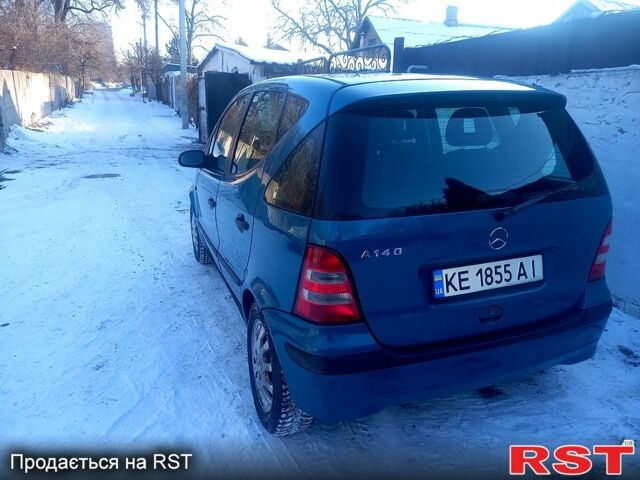 Синій Мерседес А клас, об'ємом двигуна 1.4 л та пробігом 270 тис. км за 2800 $, фото 4 на Automoto.ua