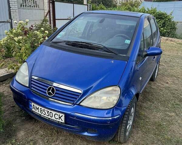 Мерседес А класс 2001 в Коростышеве на Automoto.ua Синий Мерседес А класс, объемом двигателя 1.4 л и пробегом 200 тыс. км за 1600 $, фото 1 на Automoto.ua