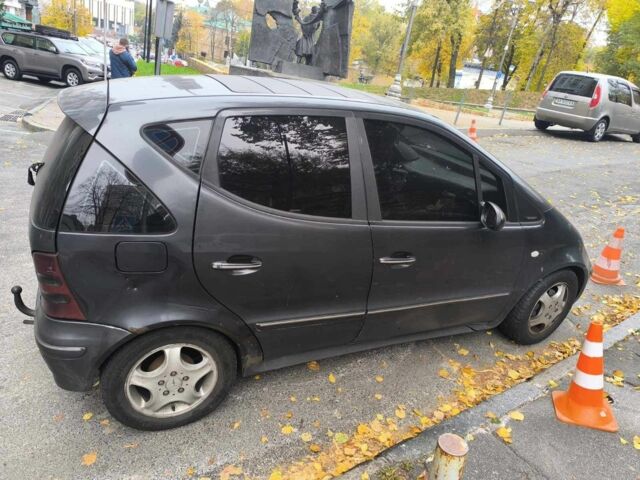 Синій Мерседес А клас, об'ємом двигуна 1.7 л та пробігом 330 тис. км за 2500 $, фото 3 на Automoto.ua