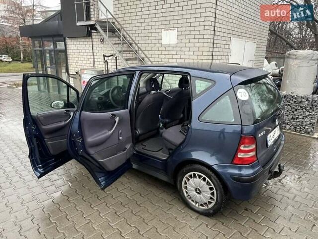 Синий Мерседес А класс, объемом двигателя 1.7 л и пробегом 300 тыс. км за 3600 $, фото 10 на Automoto.ua