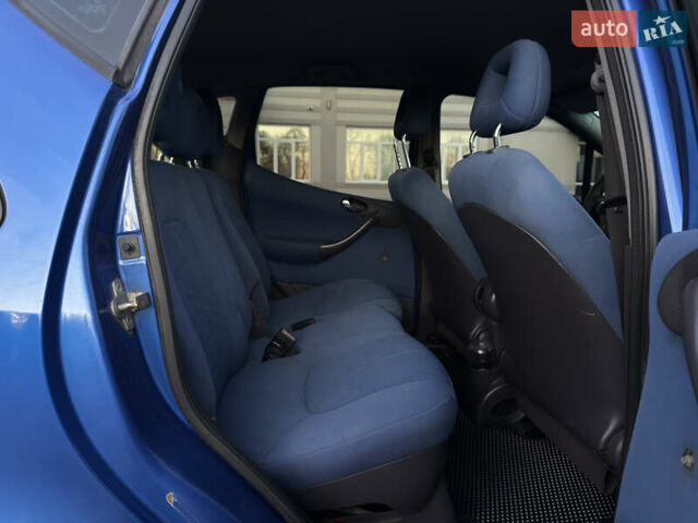 Мерседес А клас 2001 у Чернівцях на Automoto.ua Синій Мерседес А клас, об'ємом двигуна 1.7 л та пробігом 340 тис. км за 2750 $, фото 23 на Automoto.ua