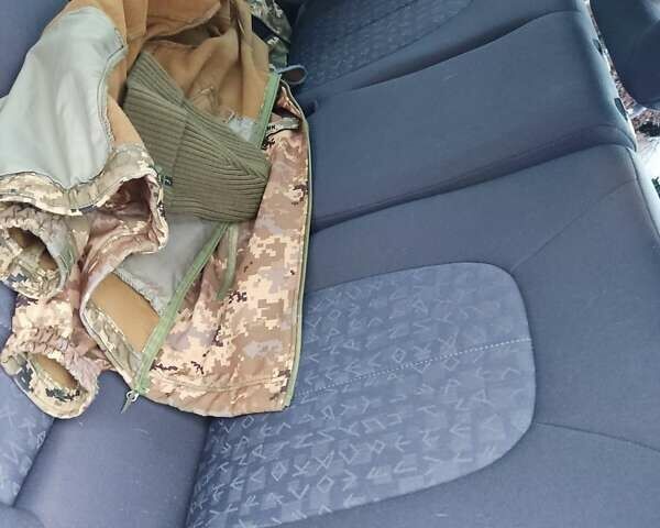 Синій Мерседес А клас, об'ємом двигуна 1.6 л та пробігом 200 тис. км за 4500 $, фото 4 на Automoto.ua